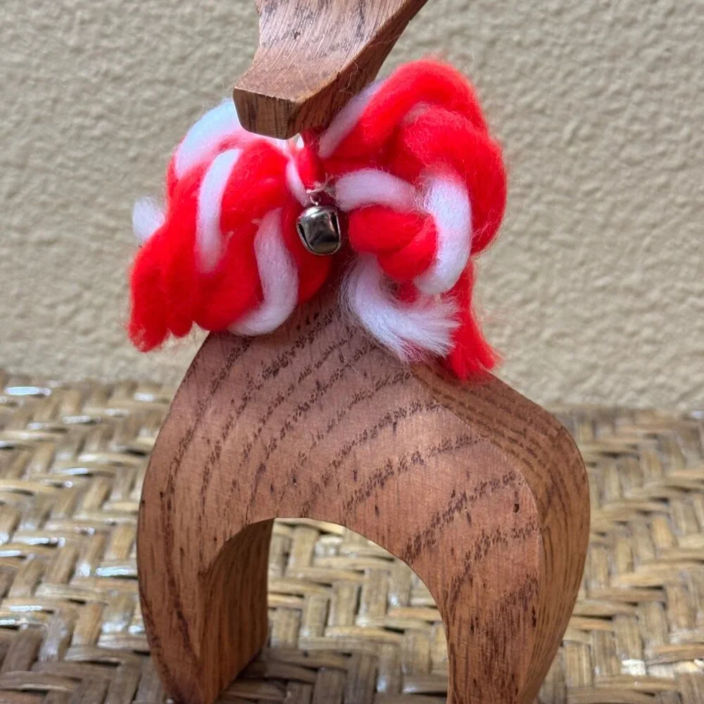 Vintage Handcrafted Wooden Reindeer Figurines With Red & Green Wool Bows 1986 - Picture 3 of 7